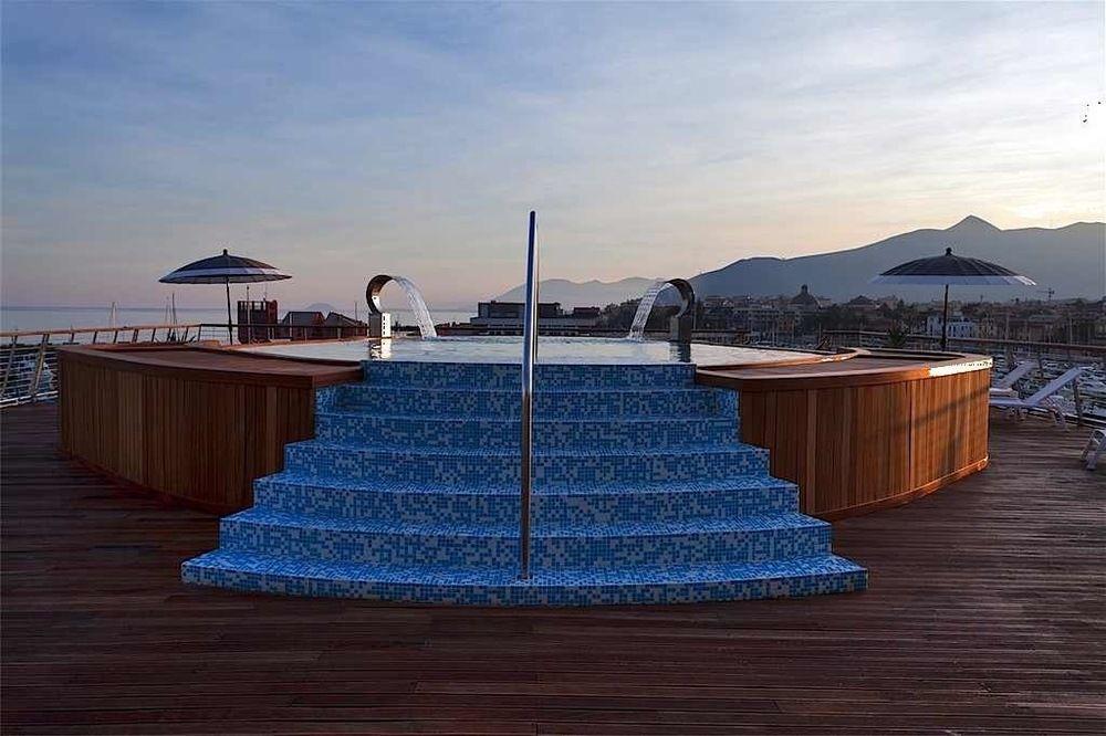 Yacht Club Marina Di Hotel Loano