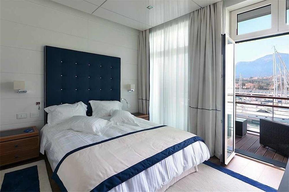 Yacht Club Marina Di Hotel