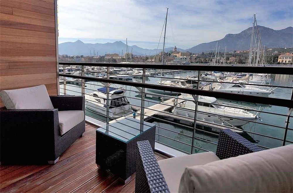Yacht Club Marina Di 2*