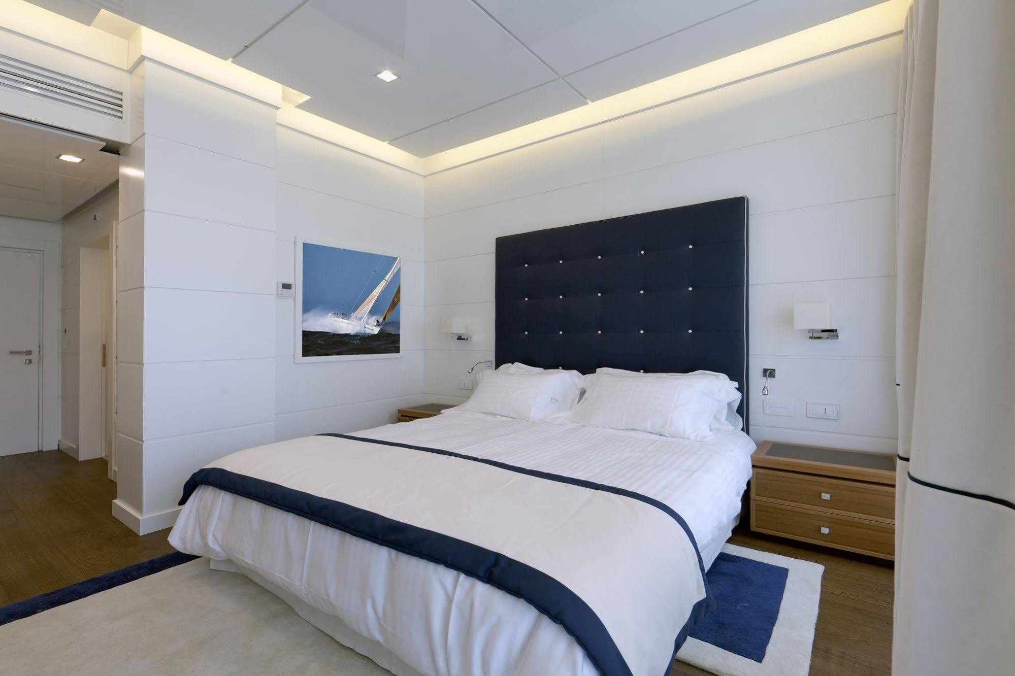 Hotel Yacht Club Marina Di 2*