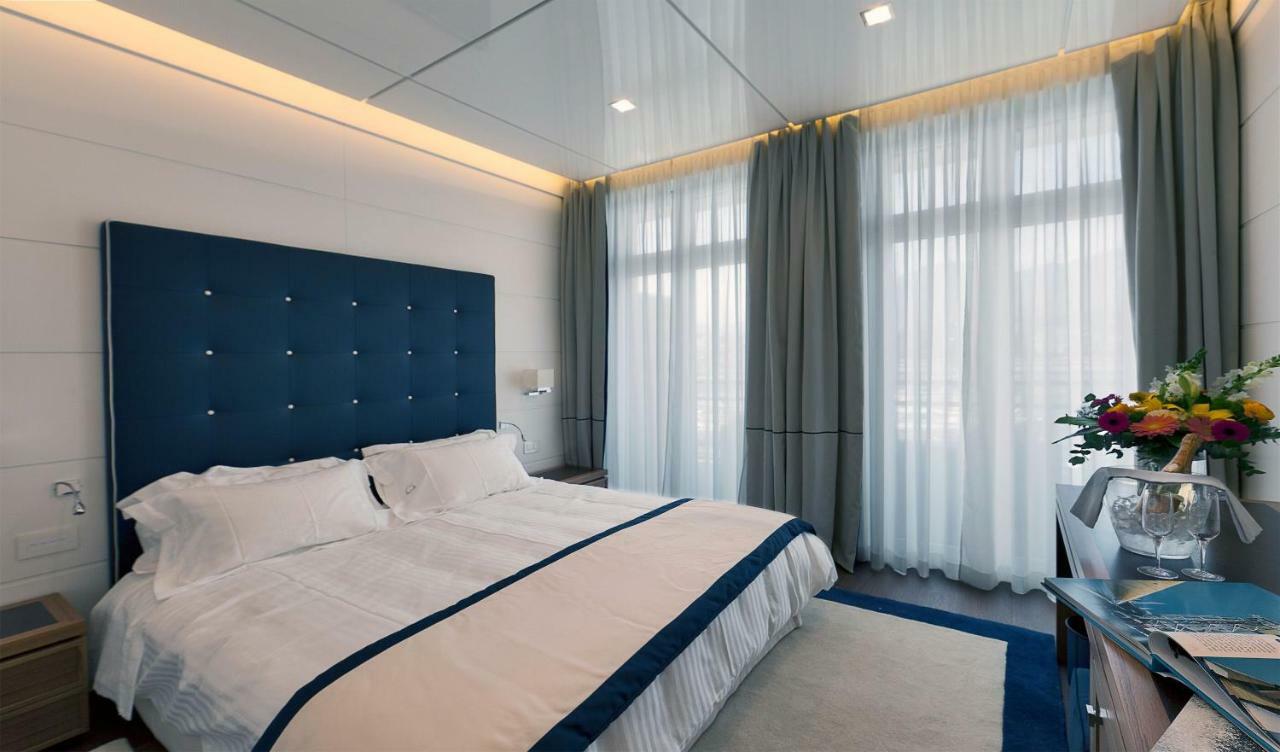Yacht Club Marina Di Hotel 2*