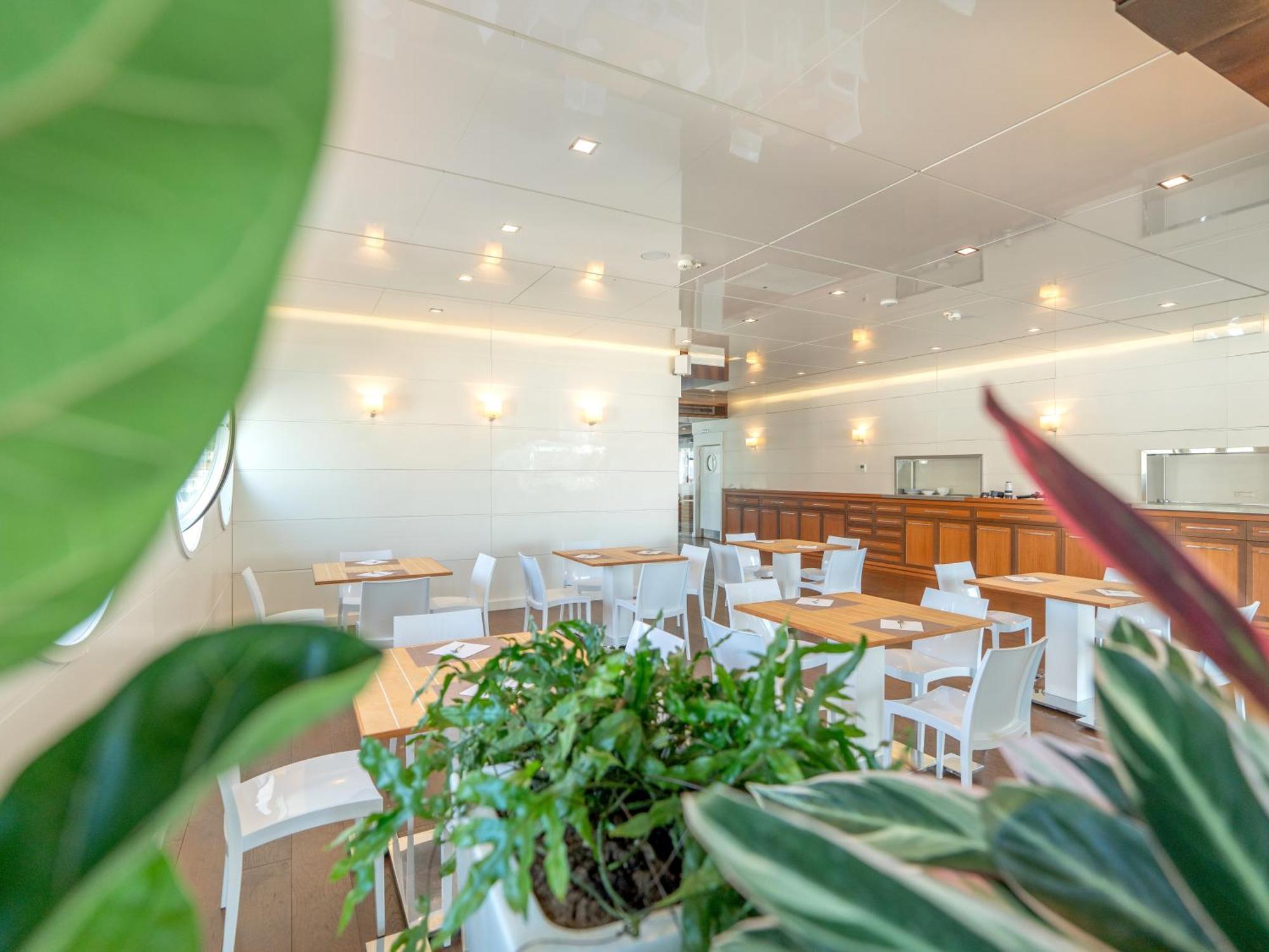 Yacht Club Marina Di Hotel Loano