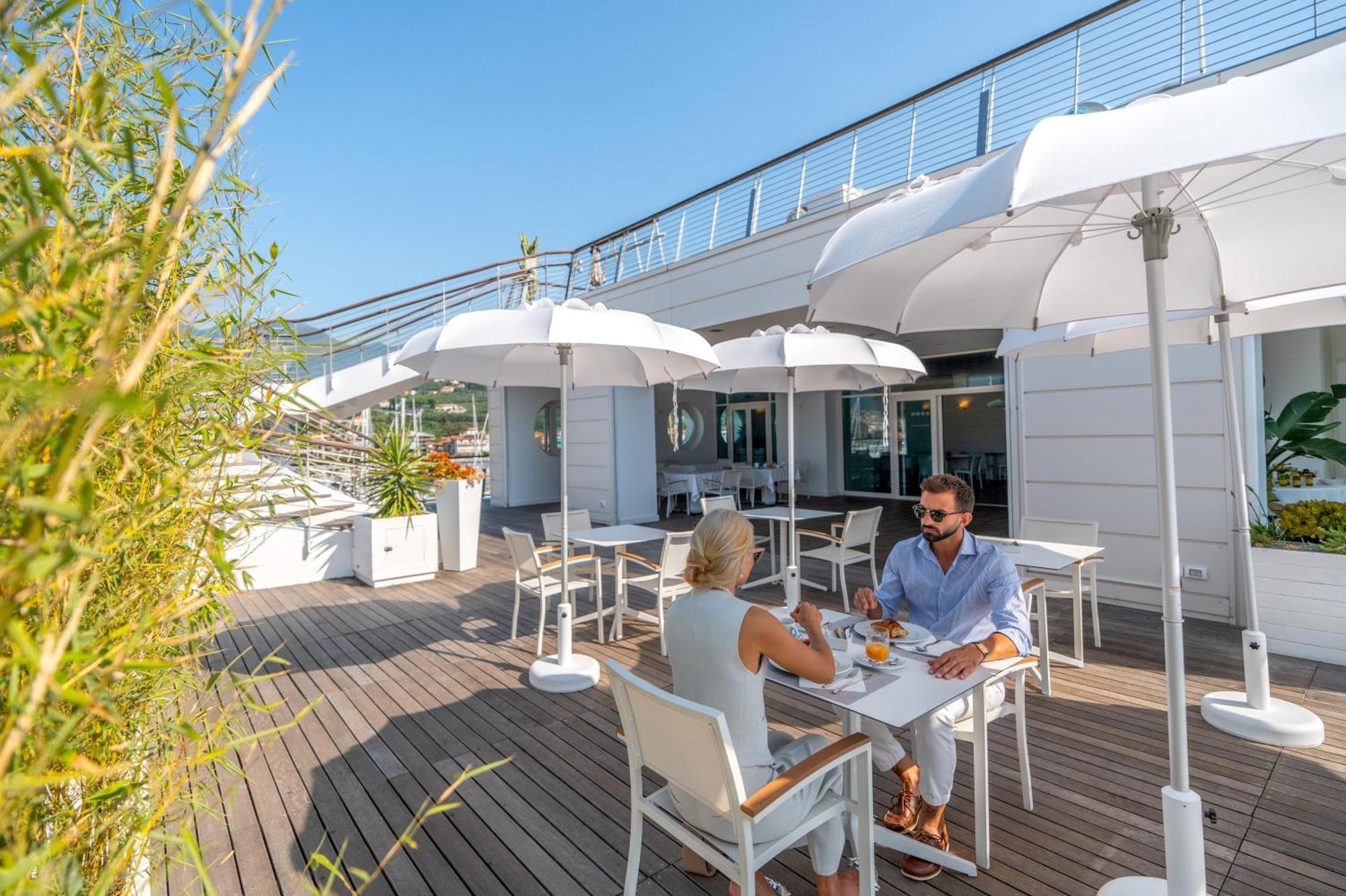 Yacht Club Marina Di 2*