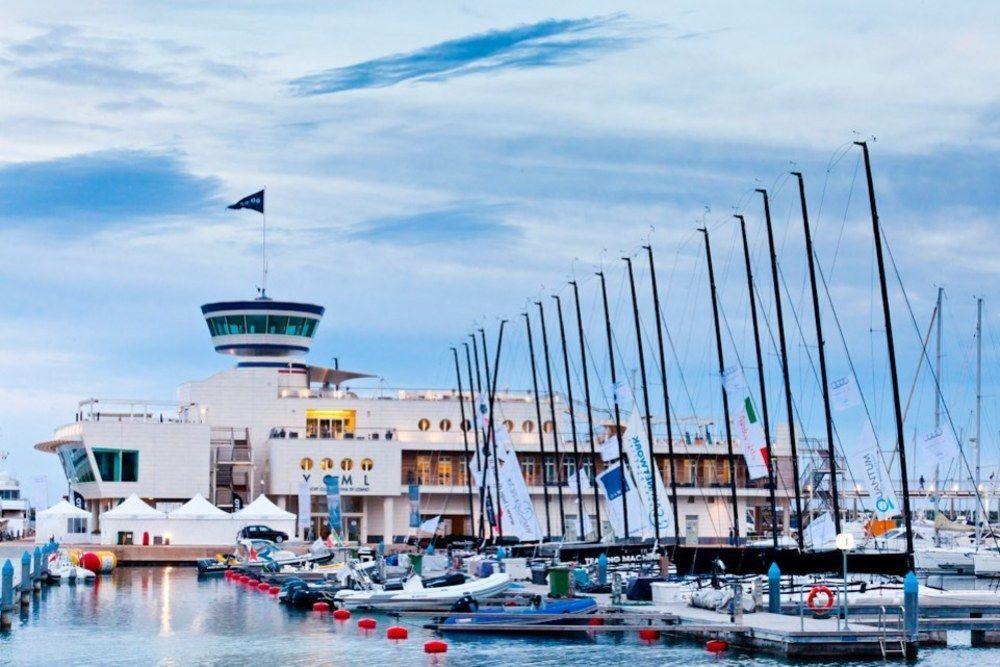 Yacht Club Marina Di Hotel 2*